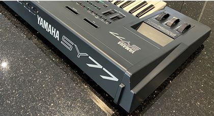 Yamaha-SY77